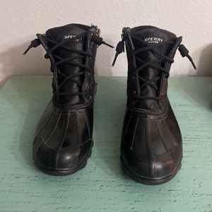 Women black Sperry boots sz 7